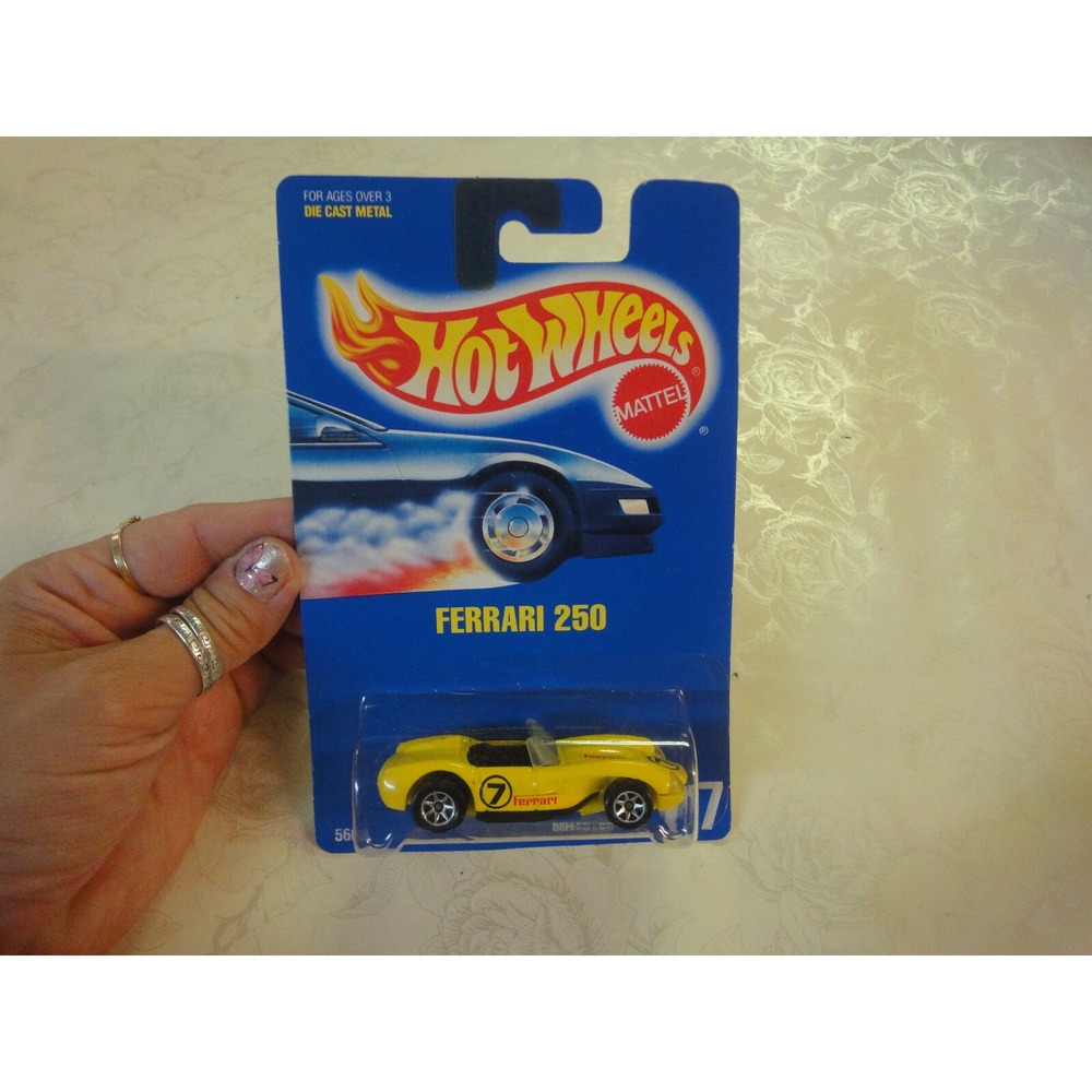 Mattel HOT WHEELS Die cast 5665 Ferrari 250‎ collectors # 117 yellow 1991 NEW